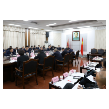 统筹兼顾 突出重点 坚定不移推动各项工作任务落地见效