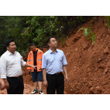 杨廉喜现场督导山体滑坡路段抢修排险工作