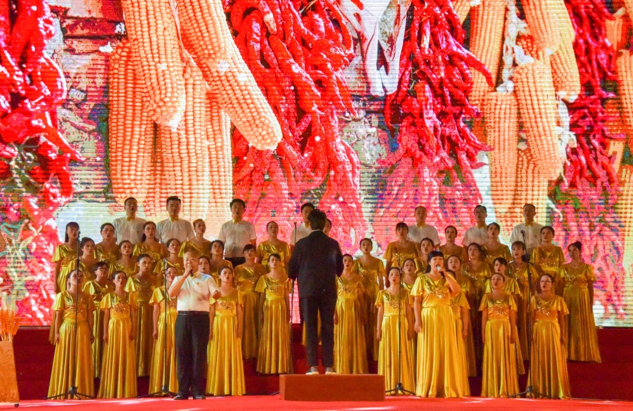 歌声嘹亮!溆浦这场红歌合唱"蛮有味"
