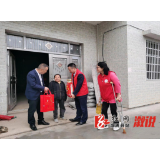 县志愿者协会、县农商行：全国助残日——伸出您的手 让残疾人幸福