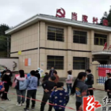 疫情防控进行时：两丫坪镇开展全镇学生核酸采样