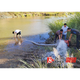 县水利局: 节水抗旱 水利人在行动