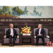 沈晓明会见史伟浩一行
