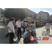 淘金坪乡：严打劝导相结合构筑交通安全屏障