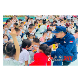 溆浦消防走进幼儿园开展消防培训演练 为幼儿撑起消防安全“保护伞”