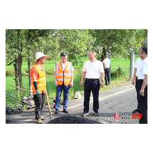 郑湘到乡镇调研国道道路养护、高铁索道项目建设、灾后重建等工作