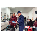 溆浦县消防大队与商户“面对面”普及消防知识