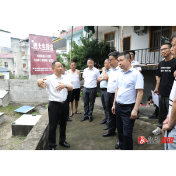 郑湘、杨廉喜等县领导到乡镇下沉接访 把矛盾纠纷化解在群众“家门口”