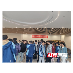 毕业即就业 就业在家乡——溆浦县人社局联合职中举办专场招聘 161名学子扎根故土