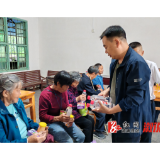 县应急局：精准发放救灾物资 情暖受灾群众