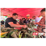 粽叶飘香迎大端午 党群连心暖万家  ——观音阁镇开展端午包粽子主题活动
