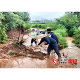 深子湖镇：道路塌方断通行 聚力抢修护民生