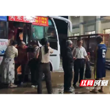 连夜排查险情 紧急转移群众300人 溆浦县龙潭镇筑牢防汛安全防线