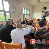 水东镇：端午慰问暖人心，敬老院内送真情