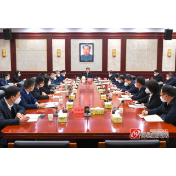 许忠建主持召开年轻干部座谈会时寄语 年轻干部要不忘初心不负重托不辱使命 在深入实施“五新四城”战略中担当作为