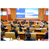 许忠建主持召开鹤中一体化发展领导小组会议时强调：聚焦重点关键狠抓落实 全力推动开好局起好步 黎春秋出席