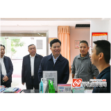 黎春秋以“四不两直”方式在鹤城区督导检查“一迎三创”工作时要求：营造全民参与“一迎三创”的浓厚氛围