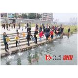 怀化市生态环境局溆浦分局开展生态环境损害赔偿增殖放流活动