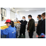 牢牢守住食品安全防线 确保人民群众“舌尖上的安全”——郑湘到城区企业和部分乡镇调研食品安全工作