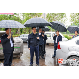 黎春秋在城区督导检查国家卫生城市创建工作时要求：紧盯问题抓整改 聚焦短板促提升