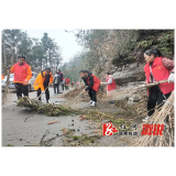 中都乡：干群齐心清路障 汇聚全力保通畅