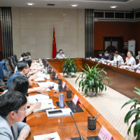 黎春秋：切实解决项目推进中存在的问题 推动项目早落地早开工早见效
