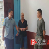 葛竹坪镇：举行八一慰问活动，深情慰问退伍老兵