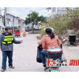 卢峰镇：筑牢乡村道安基石 “两站两员”守护平安出行