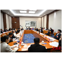 湖南代表团举行分组会议 审议代表法修正草案