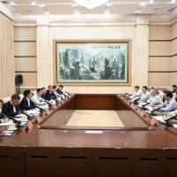 沈晓明与中国证监会主席吴清一行会谈