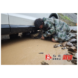 思蒙镇：党员干部冲锋一线 全力保障群众安全度汛