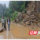 中都乡“汛”速出击 全力疏通塌方道路保畅通