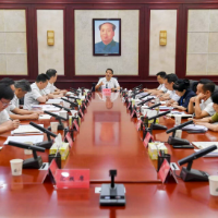 许忠建主持召开“5+10”现代化产业体系建设上半年工作讲评会