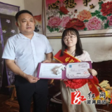 均坪镇：锣鼓喧天贺金榜 农家小院沸腾迎“清华紫”