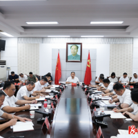 郑湘主持召开书记专题会