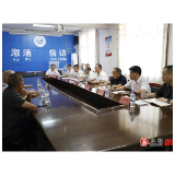 杨廉喜到县信访局接待群众来访  