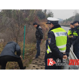 油洋乡：使命在肩 人大代表为高速安全“站岗”