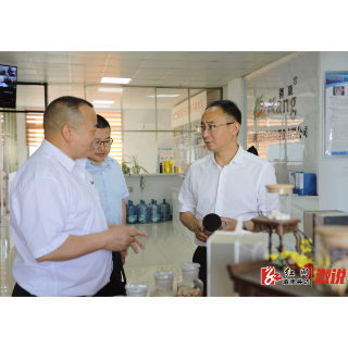 杨廉喜到企业开展“送解优”助企纾困活动并检查安全生产情况