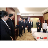 田晓华、彭丁峰等县领导看望县政协委员