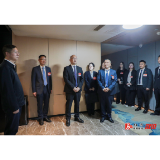田晓华、彭丁峰等县领导看望县人大代表
