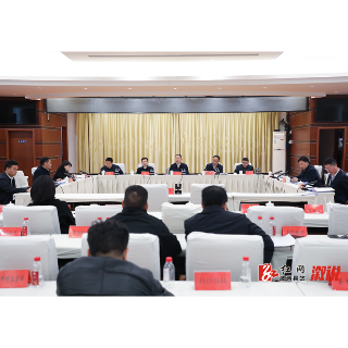 郑湘主持召开县委常委会会议