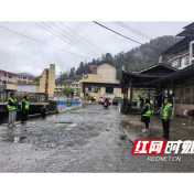 三江镇：青年干部“护学岗” 暖心守护“上学路”