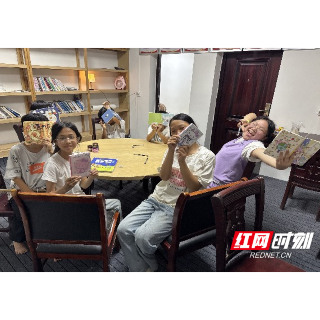 干群共建漾书香 “童”心协力筑信桥——溆浦县祖师殿镇建成村级公益书屋