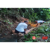 深子湖镇:降雨致渠道塌方受阻 干群人工清淤排险护民安