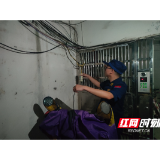 溆浦县消防救援大队开展住宅小区消防安全专项夜查行动