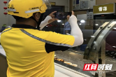 溆浦外卖小哥上岗“查”后厨了