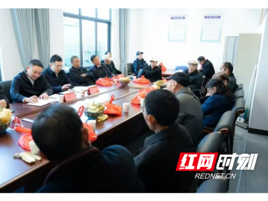 溆浦人社：学习守初心  重阳叙温情