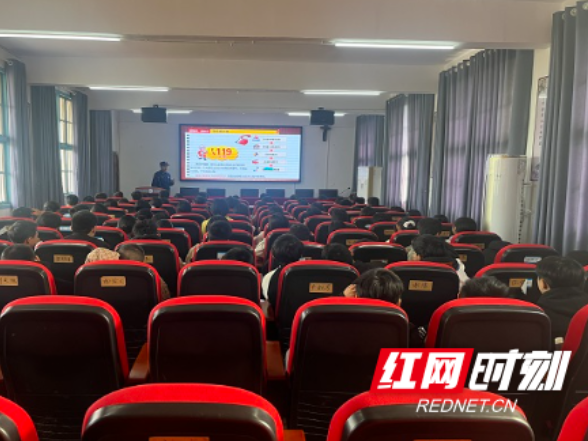 溆浦县消防救援大队深入桐木溪中学开展消防安全培训暨疏散演练