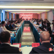 溆浦县“两会”特别报道:“一核四区”启新程 | 人大代表团代表们分组审议人大、两院工作报告