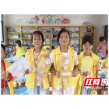 党群服务暖童心 巧手绘灯庆中秋 三江镇乐园村开展中秋手工活动